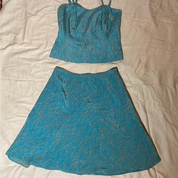 THREE PIECE VINTAGE SILK SET - Picture 5 of 12